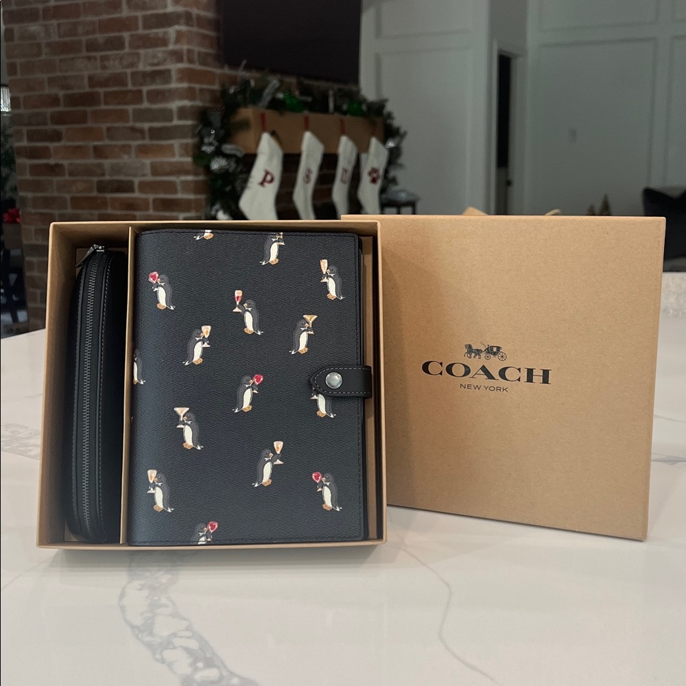 Cute. Coach 🐧🐧Notebook Set...